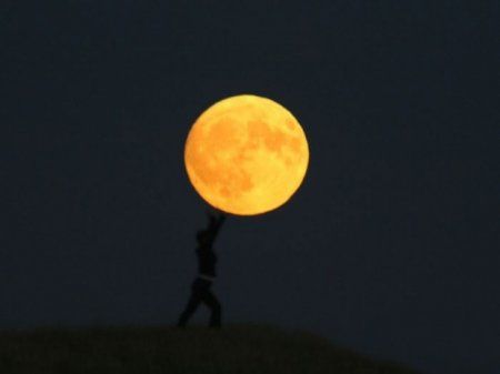 Красивая игра с силуэтом луны (16 Фото)